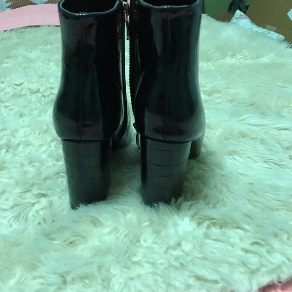 Shoes 🌹🌹 FINAL  MARK  DOWN 🌹🌹 - Picture 5 of 8